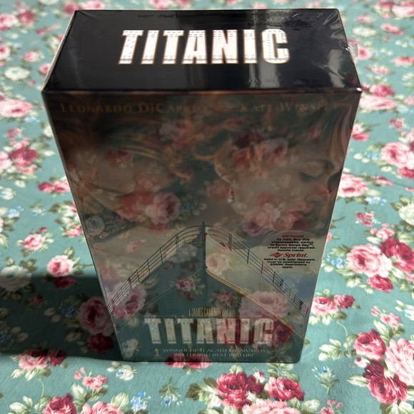 TITANIC 📼 movie 🍿 on VHS! Original factory sealed. Excellent condition! 2tapes - Picture 7 of 10